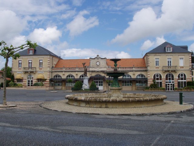 La place Estelette, à Castelnau Magnoac