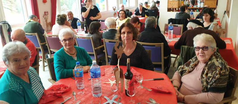 Chaleureux repas de Noël à la cité Saint-Joseph