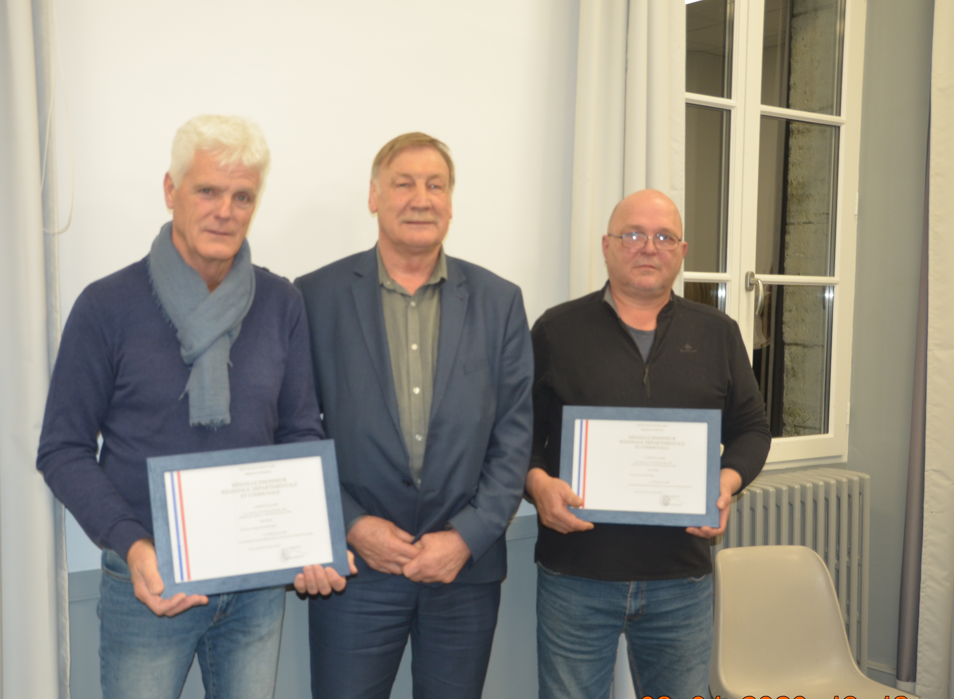 Didier Peyrezabes et Louis Basso. Didier et Louis ont reçu le diplôme de la médaille d’honneur, médaille d’or des collectivités territoriales,   crédit photo Lionel Lemaire