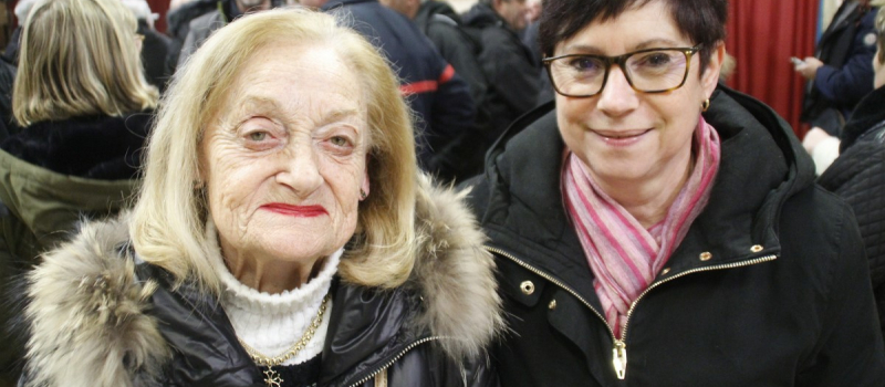 Deux Miélanaises décorées