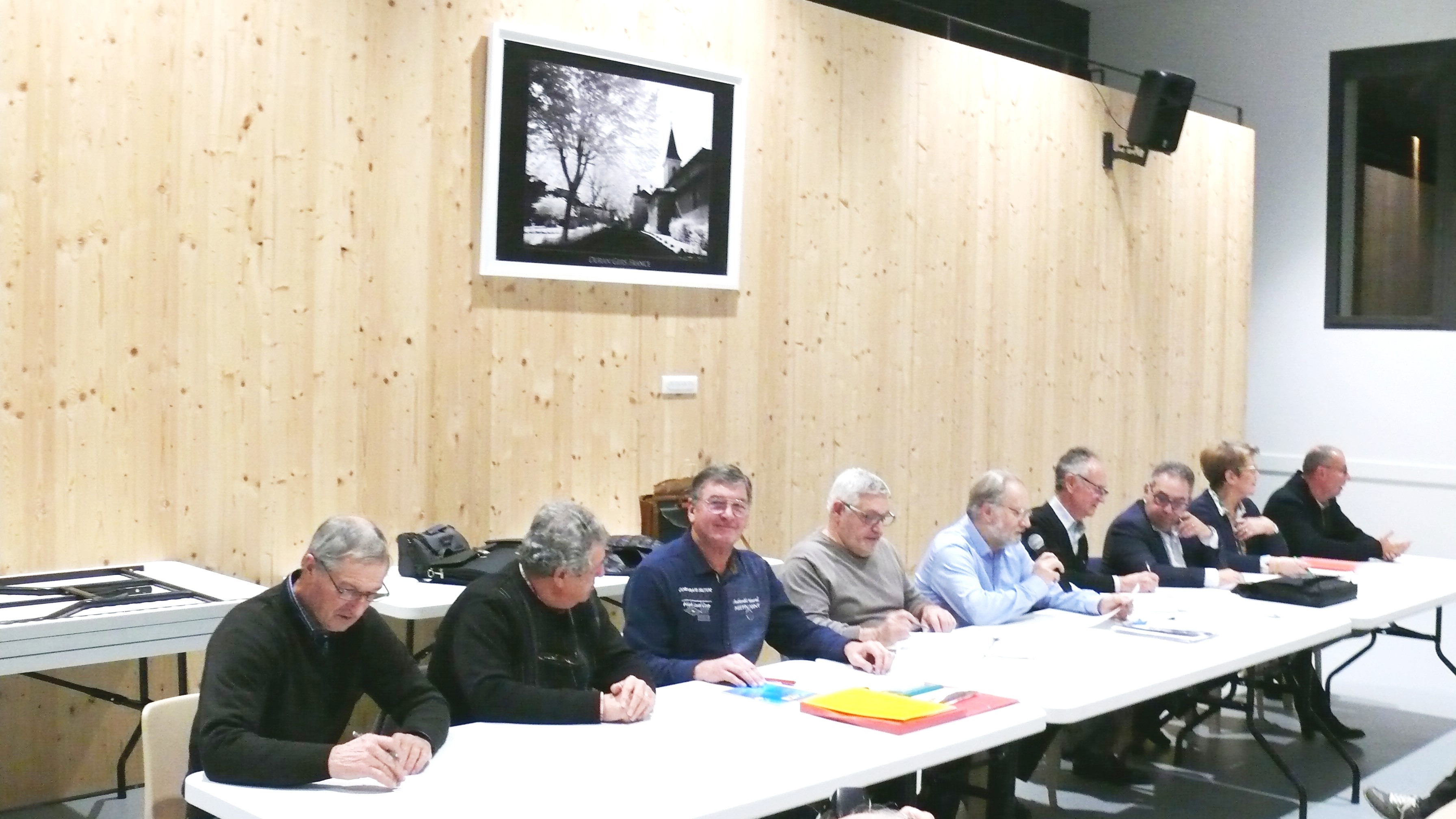 Le bureau au complet : Alain Zanello, Roland Lagrange, Damien Chanfreau, André Labadie, Bernard Villemonte, Jean-Claude Brussac, Dominique Louit, Cathy Ricaud.