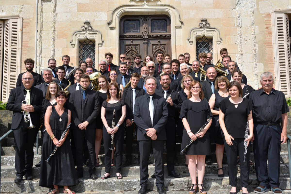 L'ensemble de la Philharmonique, le 19 juillet 2019, lors du concert au Château de Monbrun