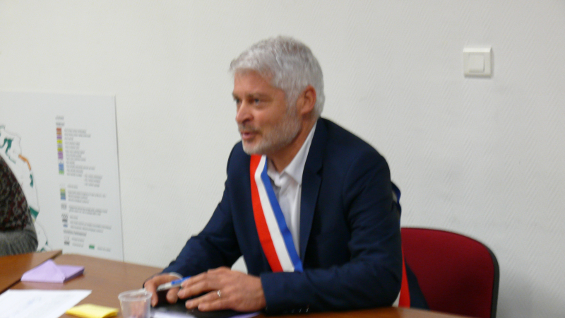 Réactions du maire, Jean-Michel Blay, face au confinement 