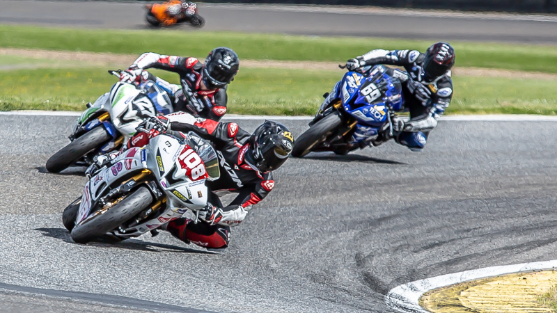 Report des épreuves Superbike au circuit de Nogaro  