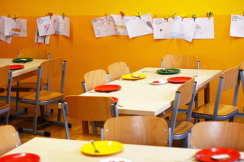 Comment aménager une cantine scolaire pour respecter la distanciation obligatoire : une mise en œuvre pas évidente ! - Photo Piqsels.com
