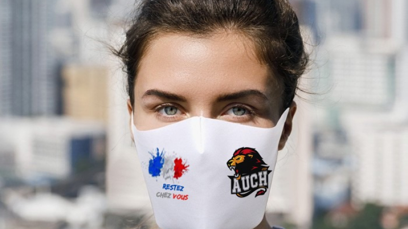 Les pompiers mettent aussi des masques en vente