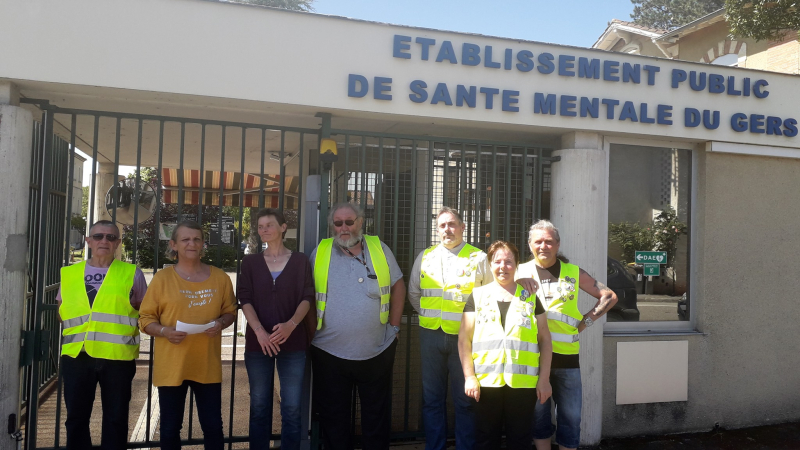 De nouveaux dons pour le personnel soignant par les Gilets Jaunes