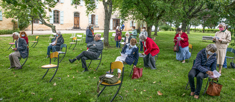 Messe en plein air près de Manciet  
