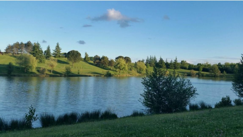 Le lac de Mirande accessible