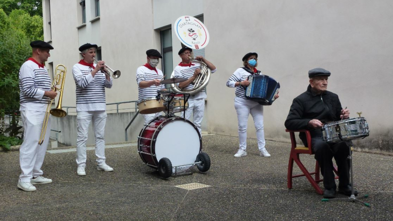 Une journée entière en musique