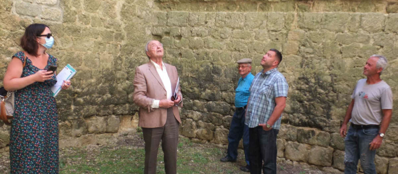 Un château qui renaît peu à peu 