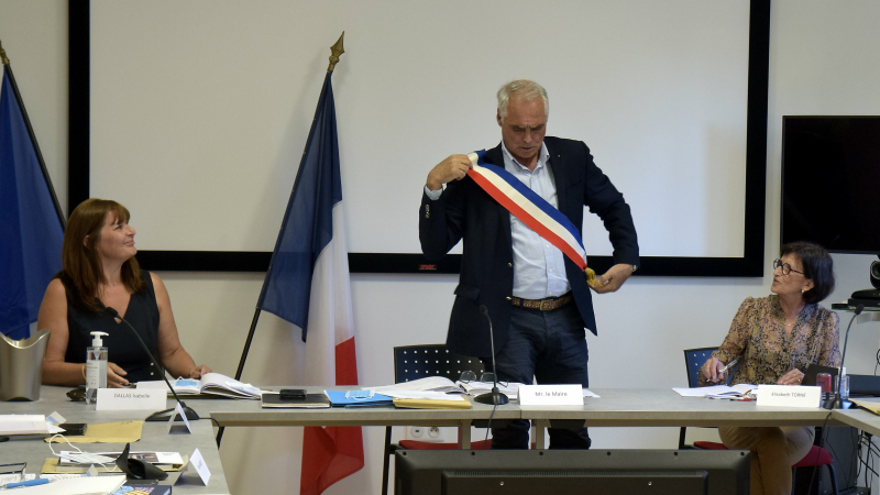 François Rivière conserve son siège 