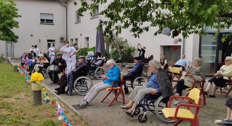 A l'EHPAD de Mauvezin, le 26 mai dernier, lors de la visite du D'Artagnan Band 