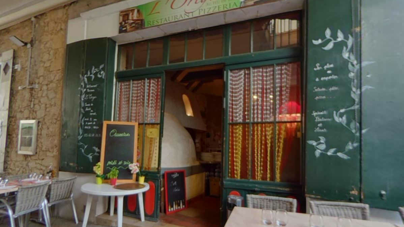 Manger votre pizza dans la cour de l'école