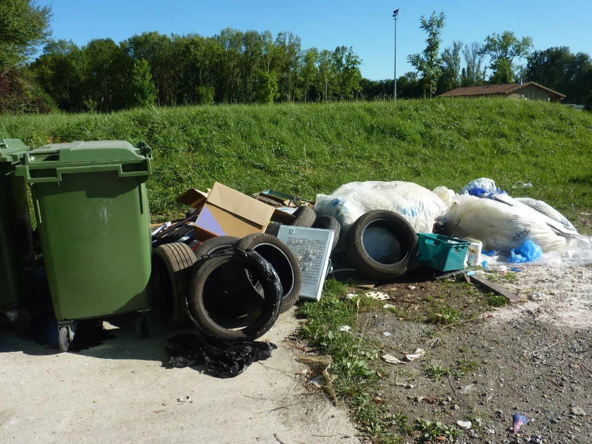 Impressionnant ! Quel exemple pour les enfants alors que le stade de la commune est tout près !