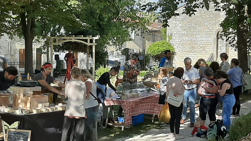 Le marché bio du mercredi prend ses marques !