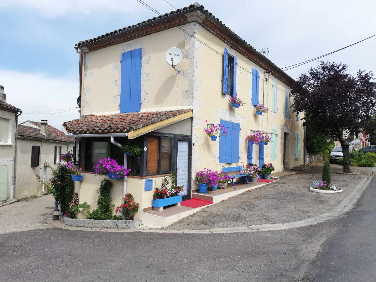 Une maison dont le fleurissement attire les regards !