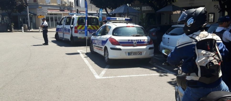 La police ne distribue pas que des PV