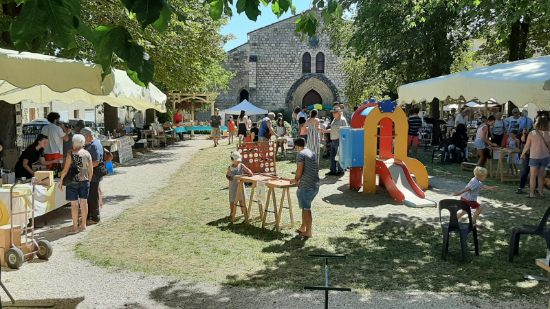 Premier marché du terroir de l'été 