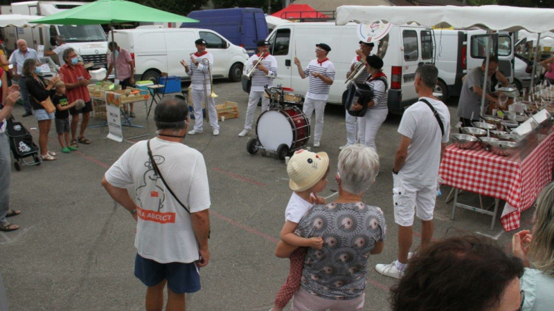Les dimanches sont-ils redevenus ordinaires au marché de la Bouquerie ?