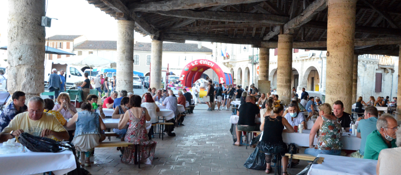Marché nocturne gourmand