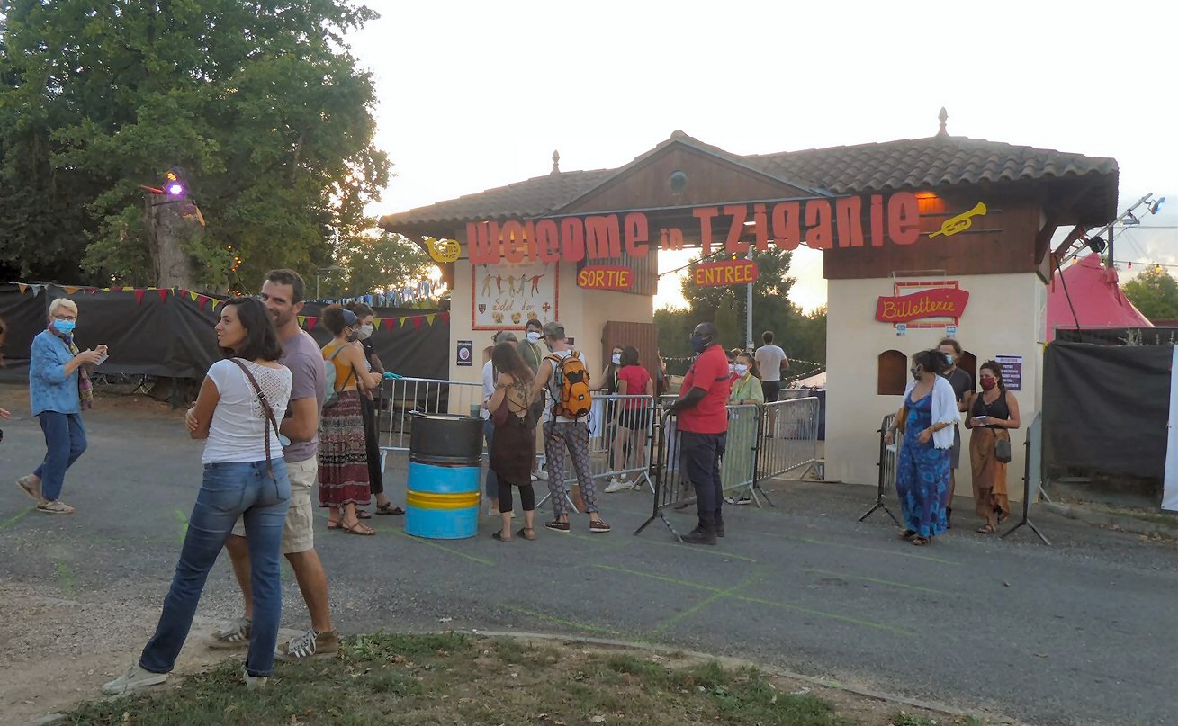  Tout était prêt pour combler le public 