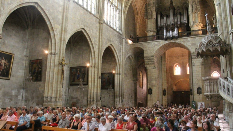 Découvrez le chant de l'orgue dans la majestueuse cathédrale Saint-Pierre