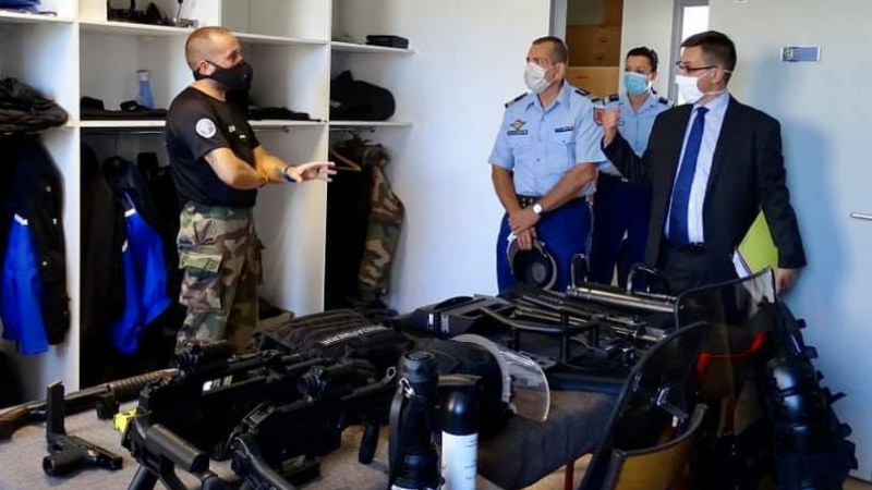 Xavier Brunetière, préfet du Gers à la rencontre des gendarmes