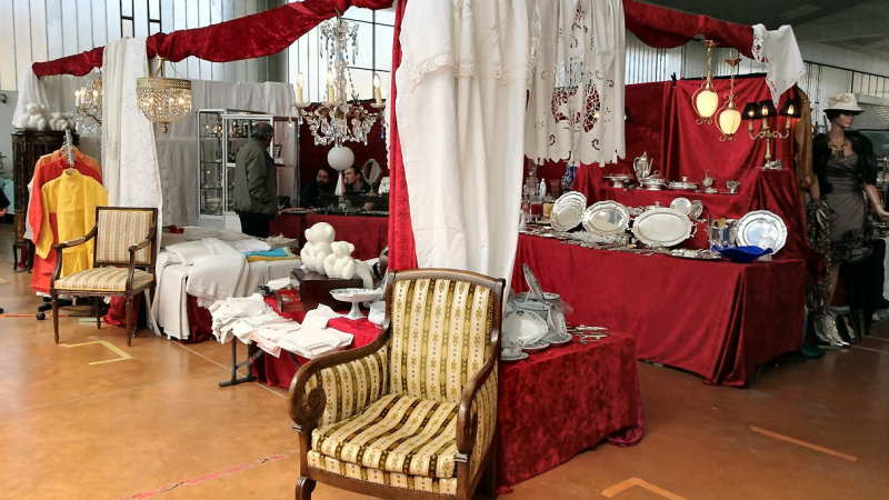 Septième salon des Antiquaires sous la grande Halle 