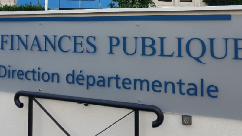 Comment contacter le service des impôts?