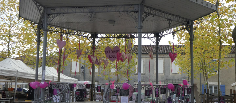 La Place Carnot aux couleurs d'Octobre Rose