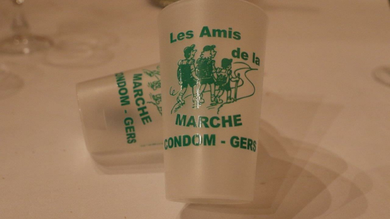 Les marcheurs font une halte pour tenir leur assemblée générale