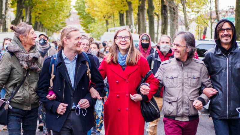 Ils ont gagné : relaxe pour les cinq prévenus "décrocheurs" de Macron