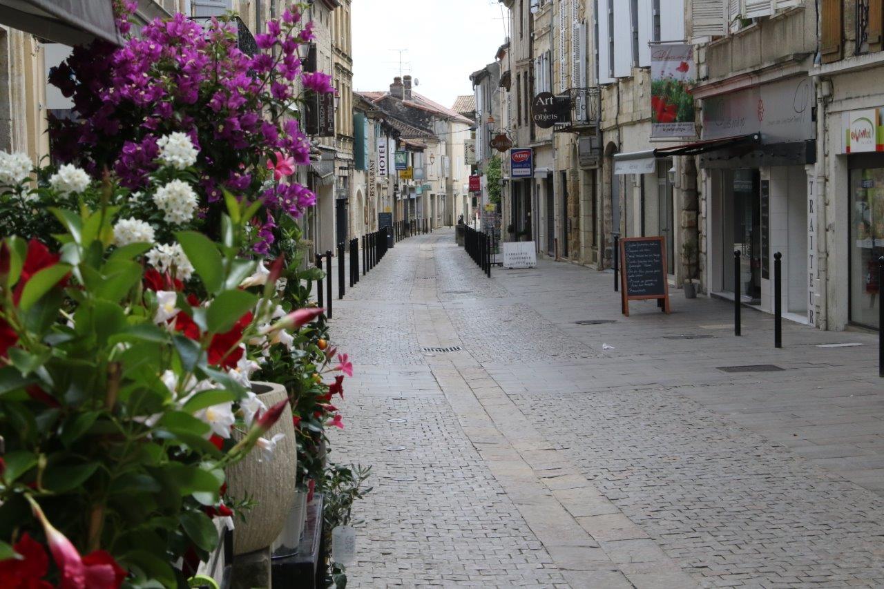 Une rue commerçante à Condom - Photo Marc Le Saux
