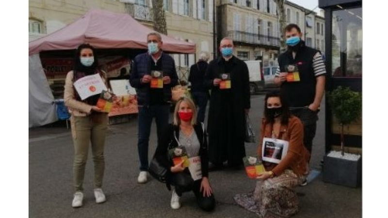 Les "Non Essentiels vicois" sur le marché