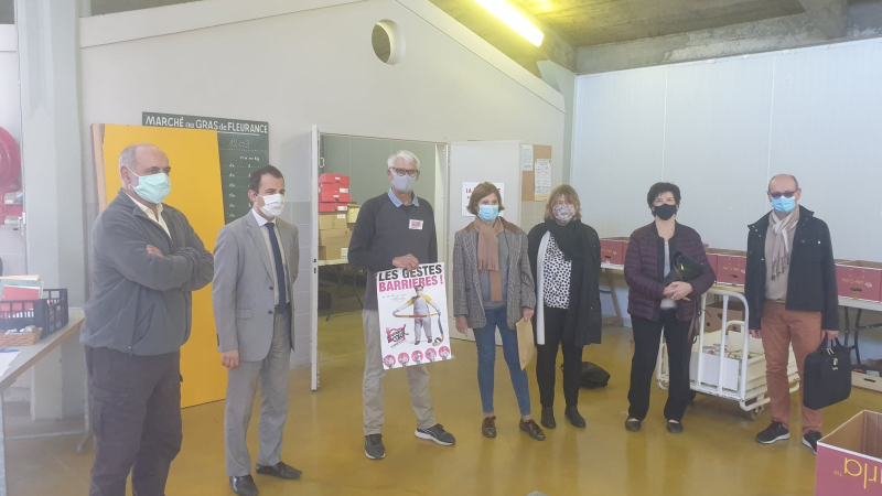 La distribution de l'aide alimentaire délocalisée à la Halle au Gras