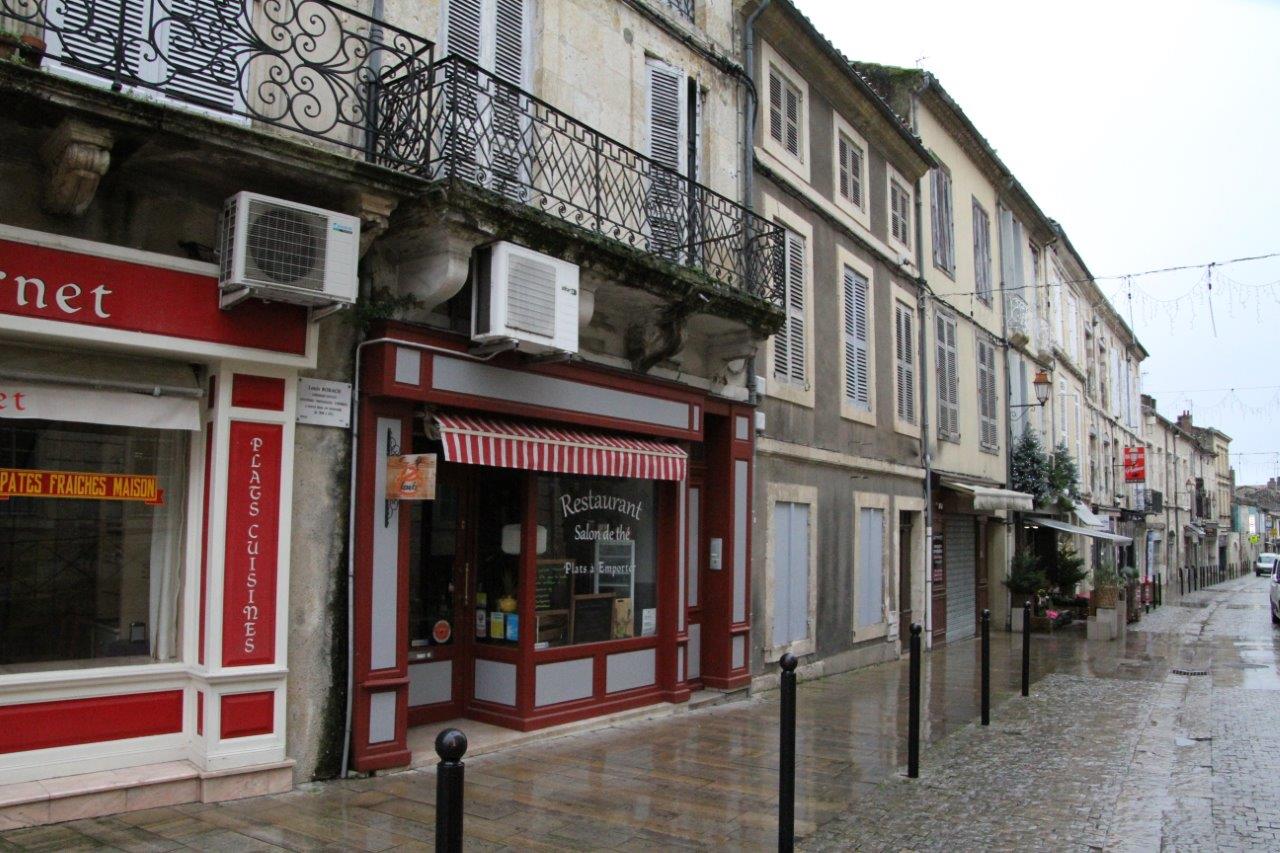 Rue Gambetta : les restaurants ont toujours la porte close - Photo Marc Le Saux
