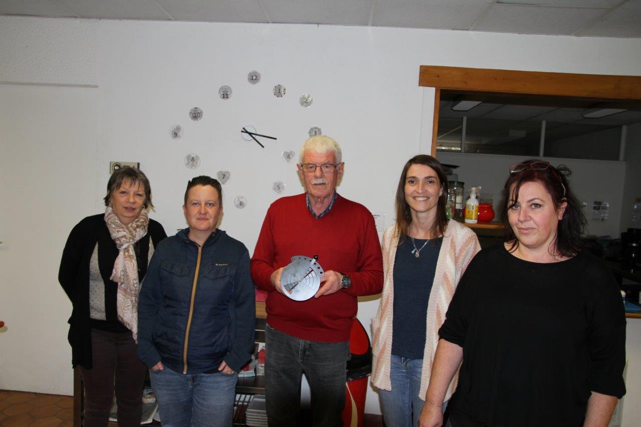 Jean Cauboue, le président de l'association, avec en mains l'Ecocombu - A sa gauche, sur la photo, Nathalie Pibernat, la directrice - Photos Marc Le Saux