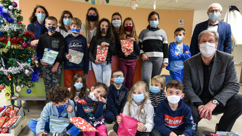 Les enfants pensent aux résidents de l' hôpital