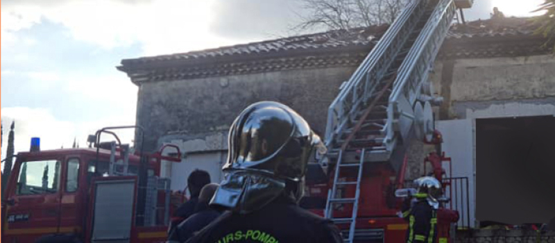 Une partie de la toiture de la distillerie de Tariquet détruite par le feu