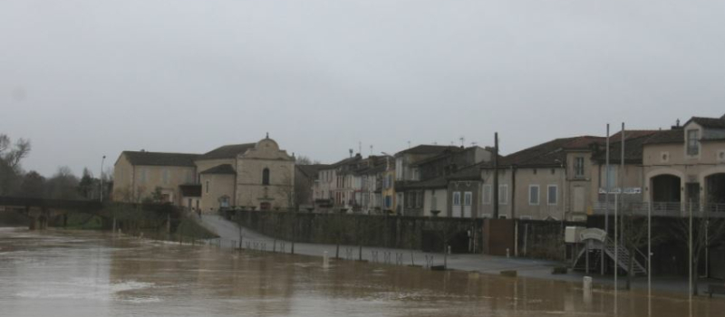 Vigicrues : Alerte, les cours d'eau sont en crue, de plus en plus de routes fermées