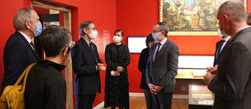 Visite de l'ambassadeur du Mexique au musée des Amériques