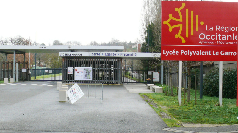 Lycée du Garros, une parente d'élève exprime sa colère