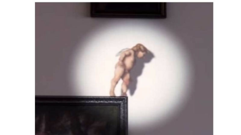 Pour la Saint-Valentin, Cupidon sort de son cadre !