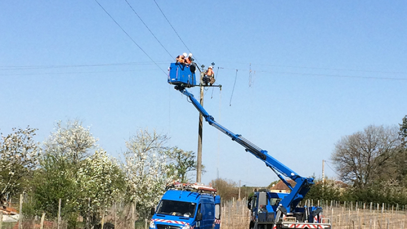ENEDIS fiabilise son réseau électriqueENEDIS rénove le réseau 20 000V au sud de Mirande 