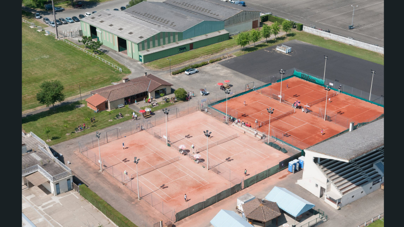 À Nogaro, les cours de tennis continuent  
