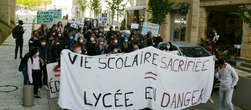 Manifestation contre la suppression d'un poste CPE au lycée Pardailhan