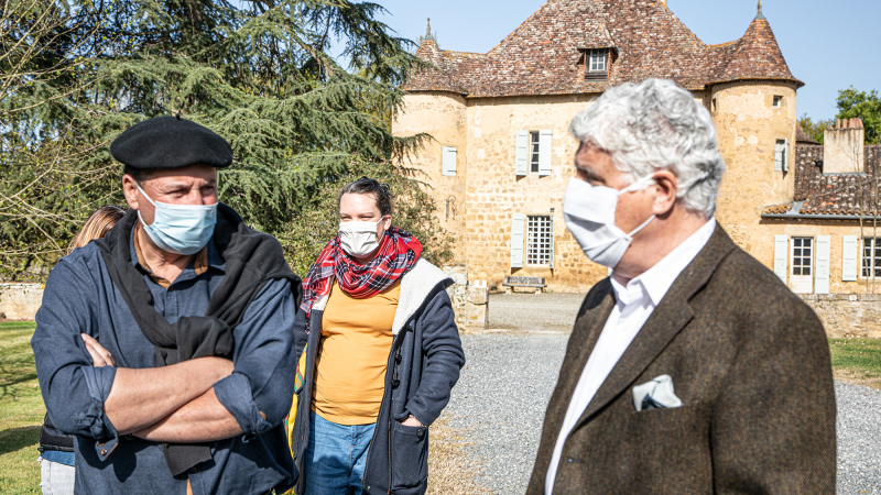 Philippe Martin en visite au château de Sabazan  