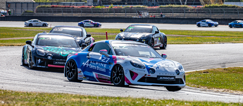 Les Alpine font forte impression à Nogaro  