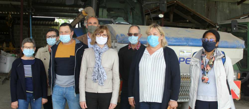 La préfète s’est rendue dans l'exploitation GAEC EARL